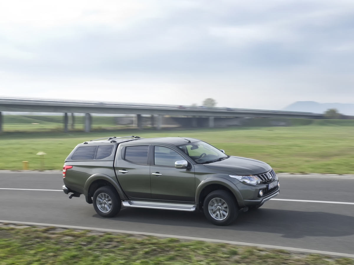 Mitsubishi l200 intense